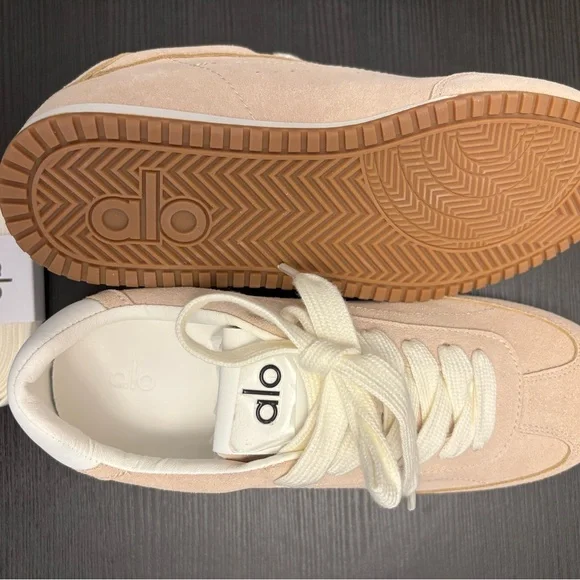 Alo Sunset Sneakers Sandstone women’s size 5 - Picture 4 of 7